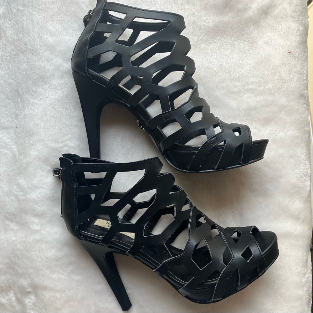 Women’s Simply Vera Vera Wang, black heels, size 6.5, LIKE NEW